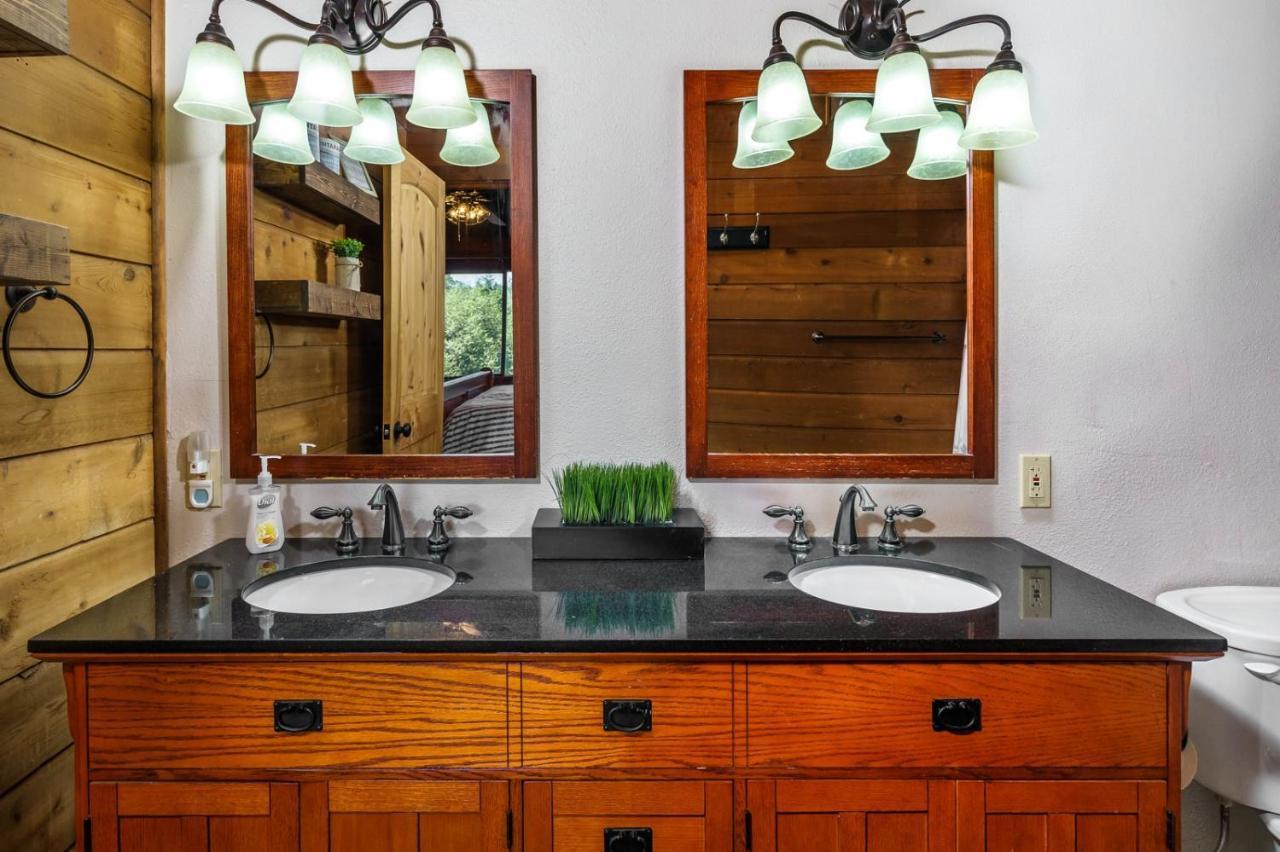 Rustic Modern De Alba * Groveland